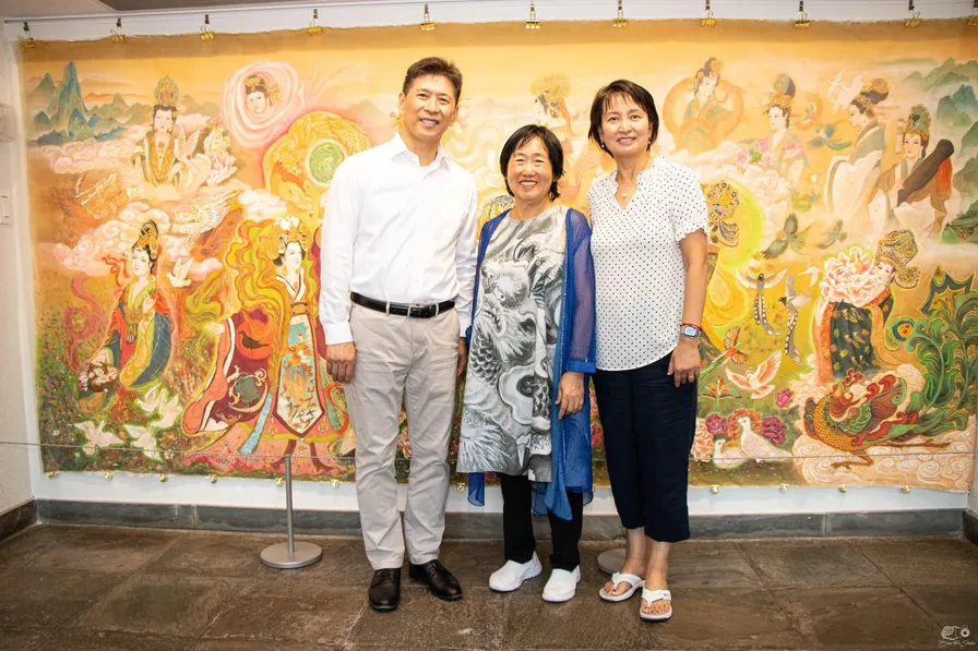 How to Curate a Successful Solo Art Exhibit