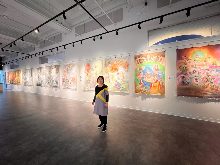 How to Create a Successful Solo Art Exhibit for Beginners (2024)
