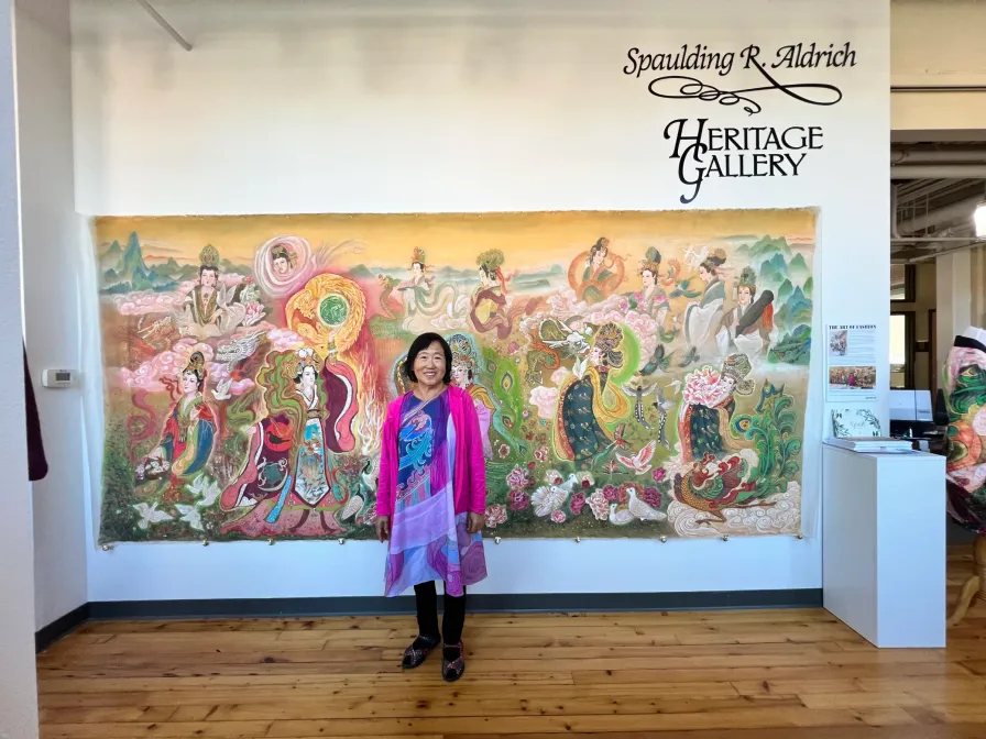Xiang Li’s Revolutionary Approach to Chinese Empress Portraits: Traditional, Modern, or Both?